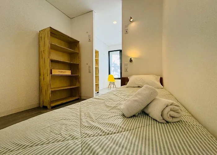 Pilares Do Caminho Ostello Marinhas (Braga)